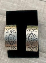 Load image into Gallery viewer, Earrings

