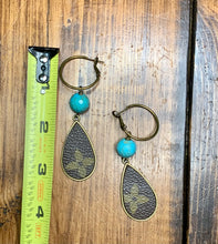 Load image into Gallery viewer, Earrings
