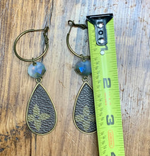 Load image into Gallery viewer, Earrings
