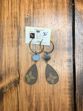 Load image into Gallery viewer, Earrings
